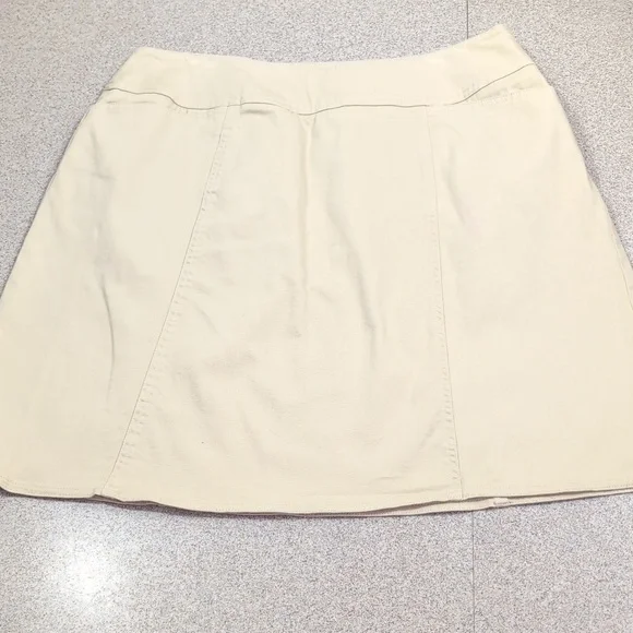 Chaus basic khaki skirt, women's size 14 - Picture 2 of 10